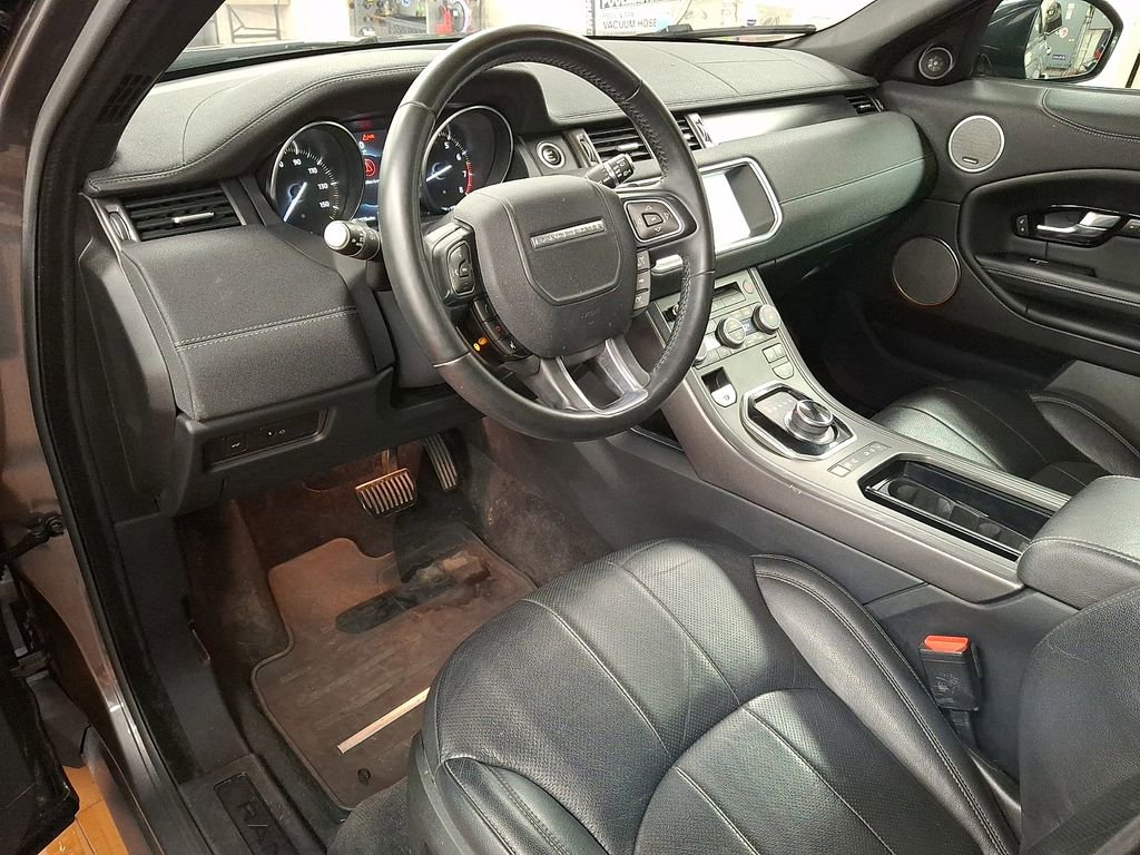 Used 2019 Land Rover Range Rover Evoque SE AWD/4WD image 9