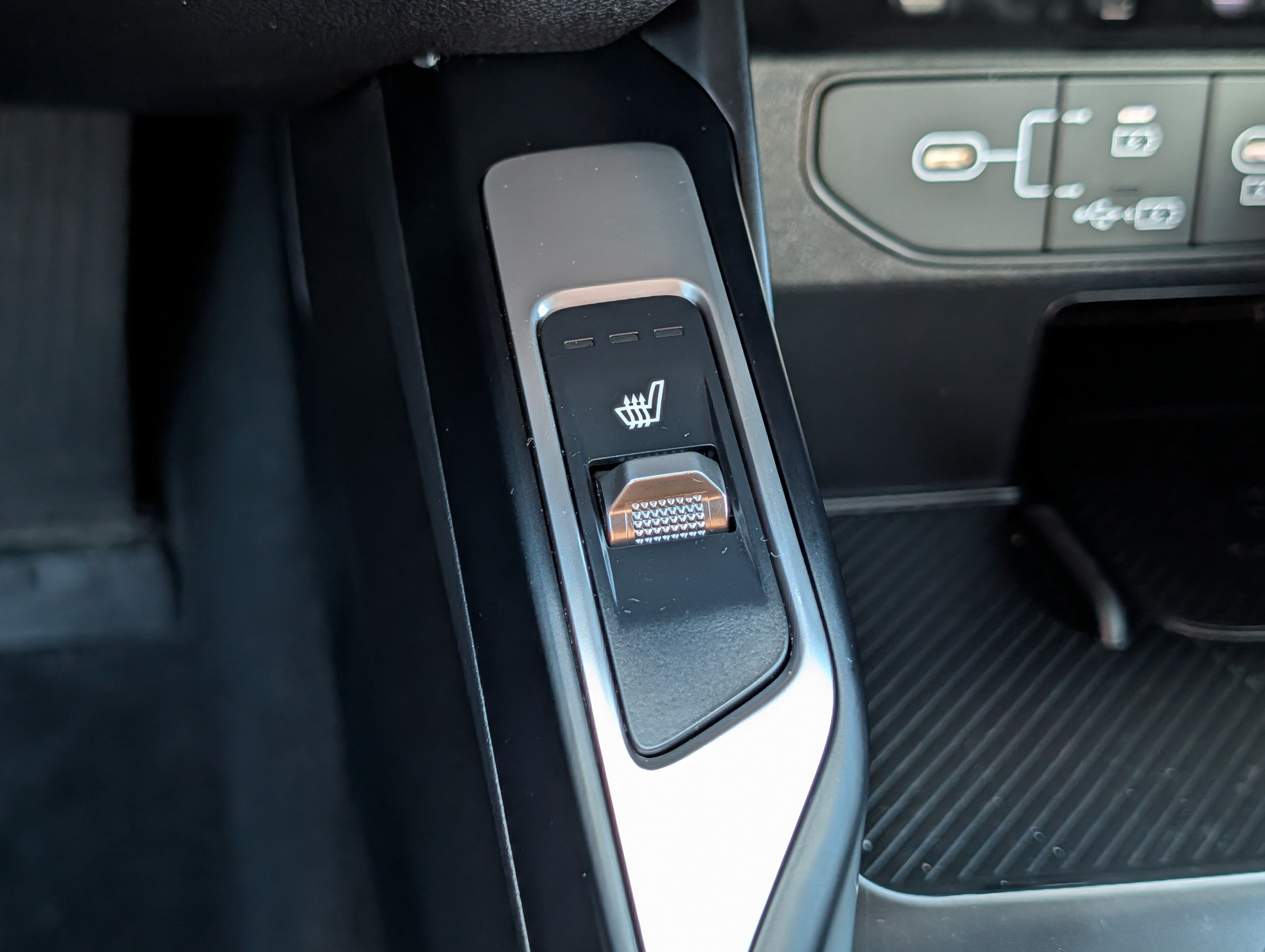 Certified 2025 Kia Sorento S AWD/4WD image 28
