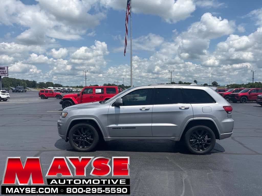 Used 2018 Jeep Grand Cherokee Altitude AWD/4WD image 1