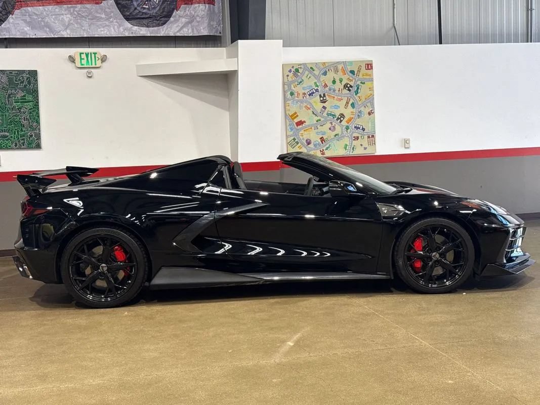 Used 2022 Chevrolet Corvette Stingray Premium Conv w/ Z51 Performance Package RWD image 63