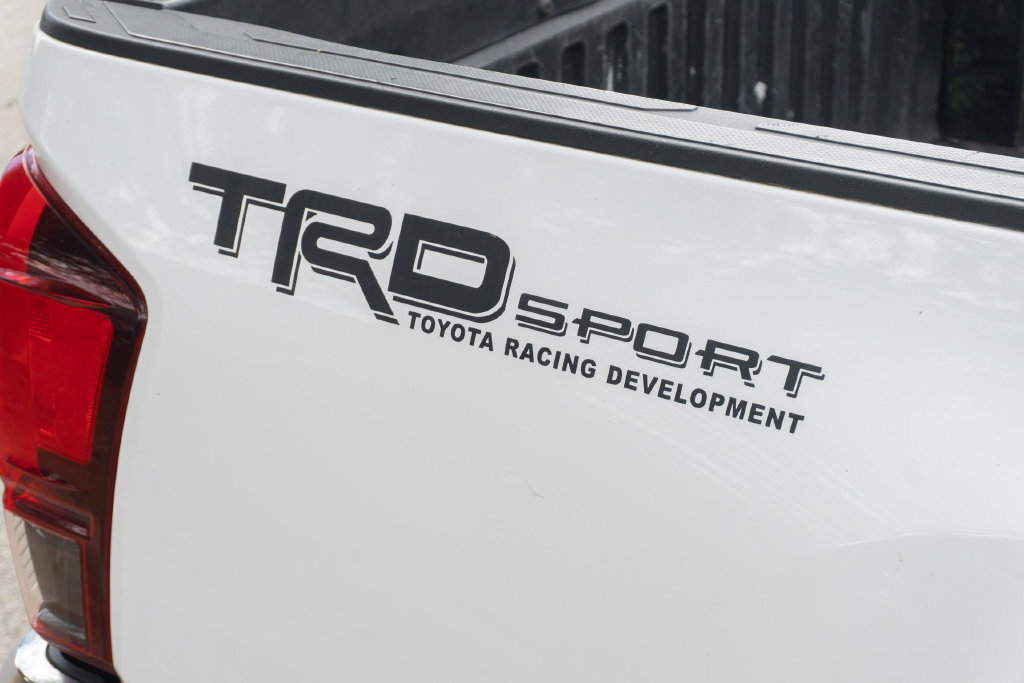 Used 2021 Toyota Tacoma SR5 RWD image 8