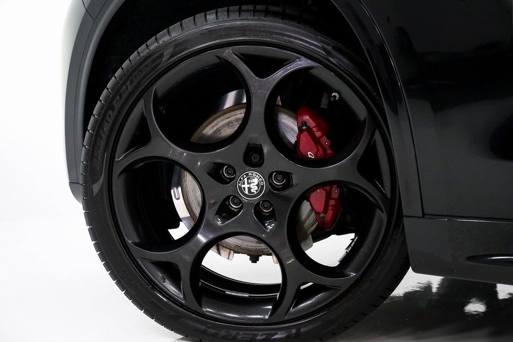 Used 2023 Alfa Romeo Stelvio Veloce image 28