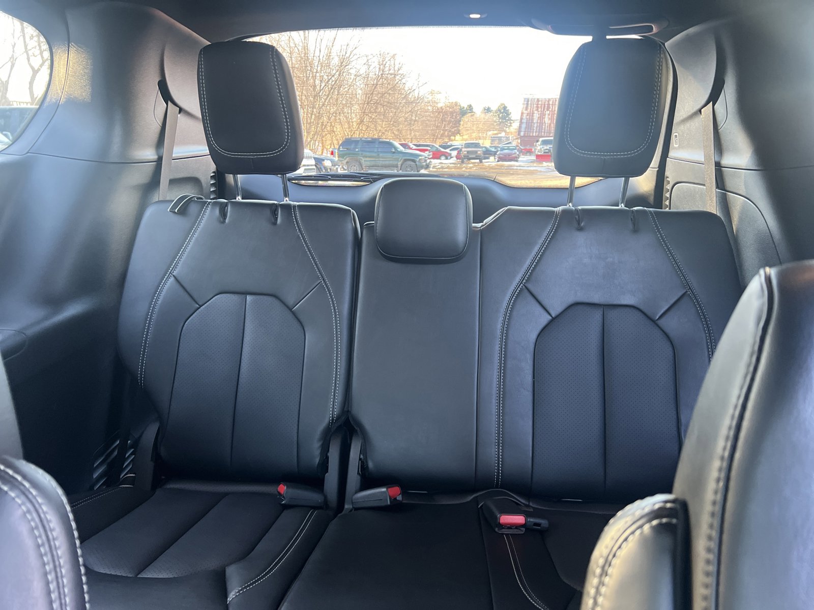 Certified 2026 Chrysler Pacifica Select image 8