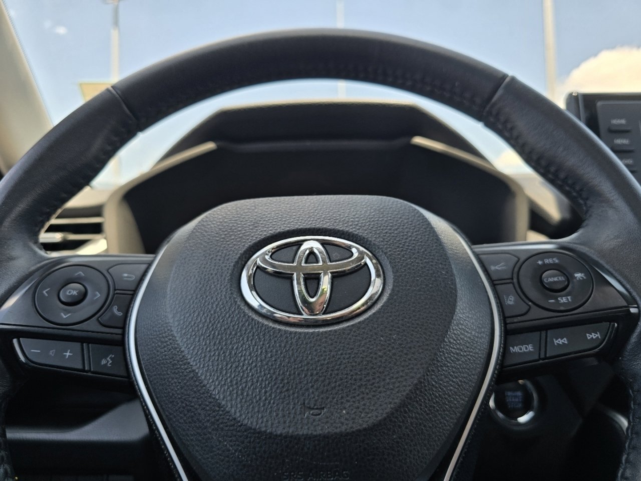 Certified 2021 Toyota RAV4 XLE Premium AWD/4WD image 24