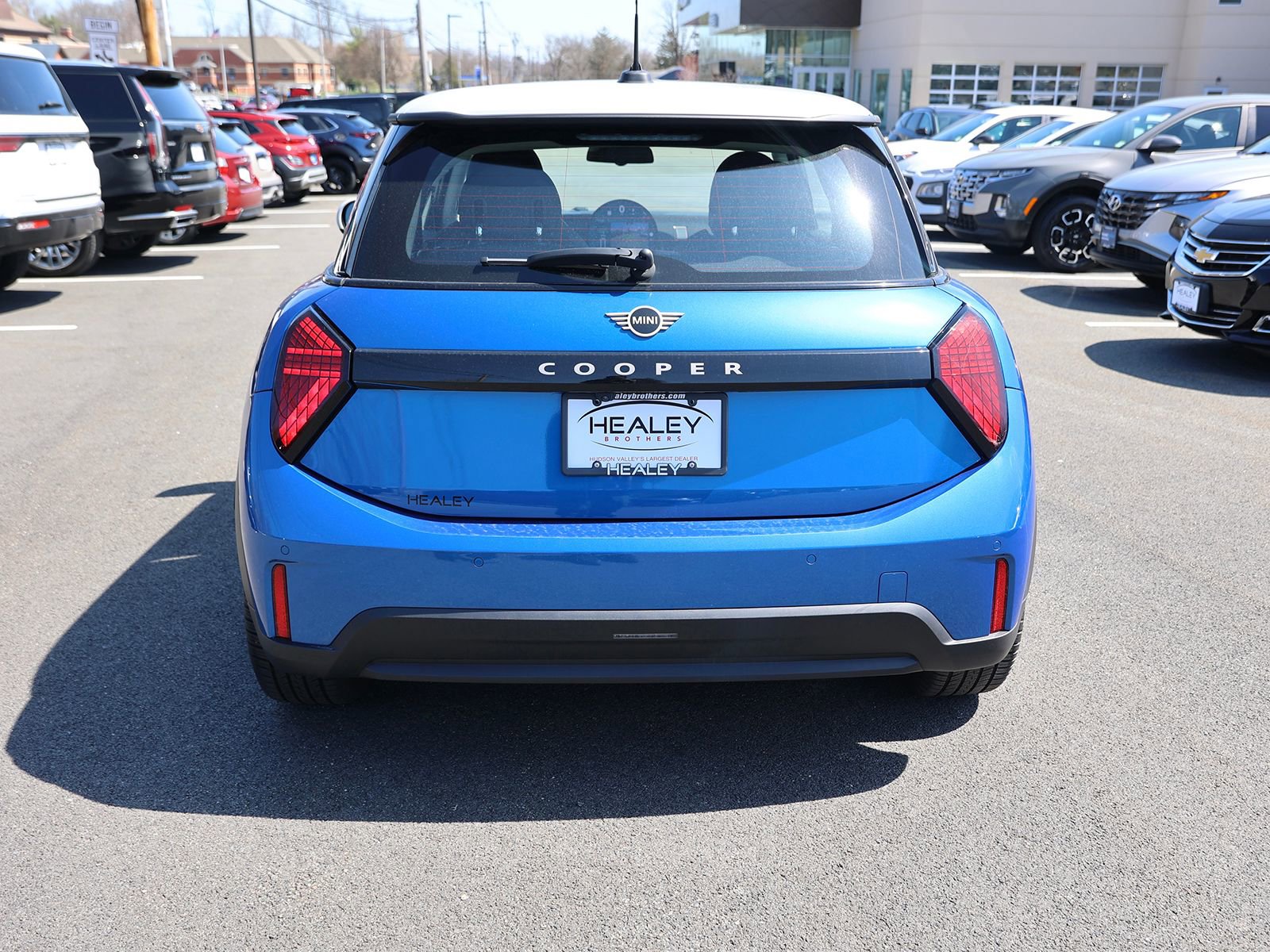 Used 2025 MINI Cooper 2-Door Hardtop image 6