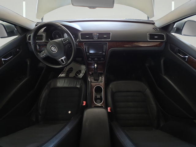 Used 2013 Volkswagen Passat TDI SEL Premium FWD image 28