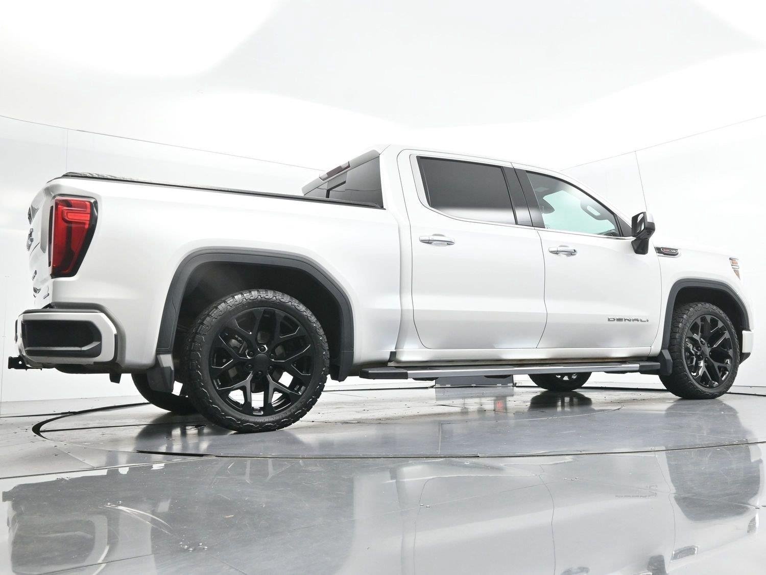 Used 2022 GMC Sierra 1500 Denali w/ Driver Alert Package II AWD/4WD image 48