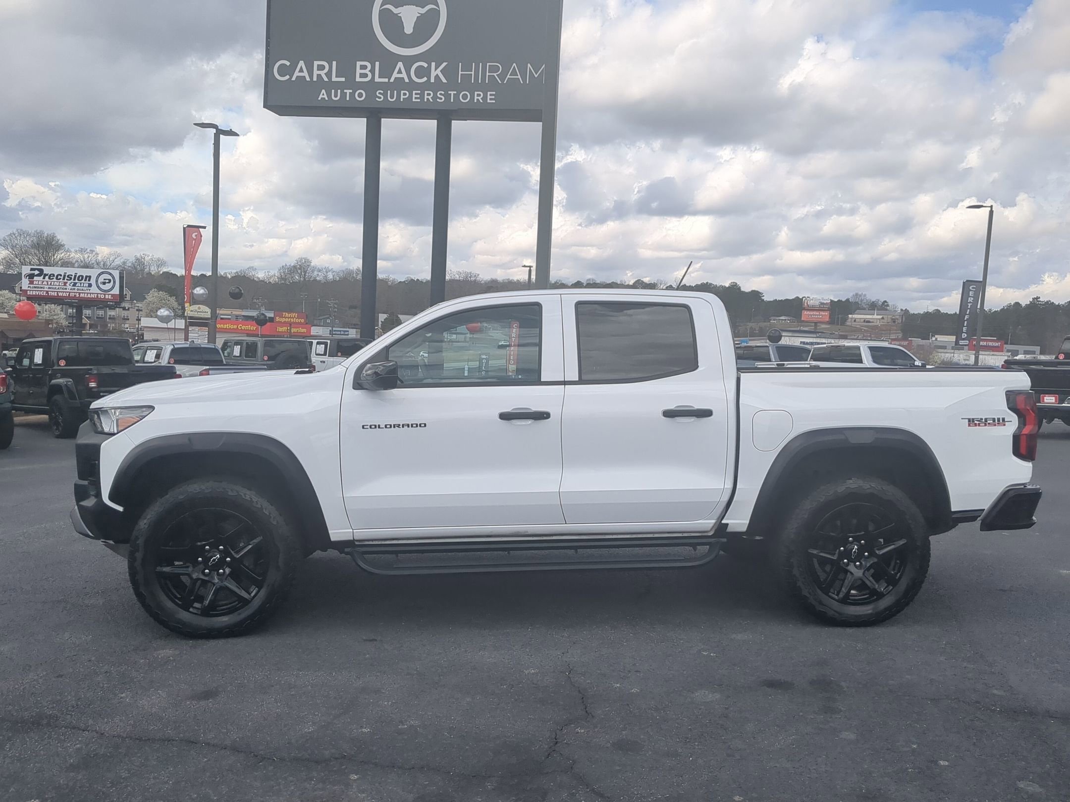 Used 2024 Chevrolet Colorado Trail Boss w/ Technology Package image 8