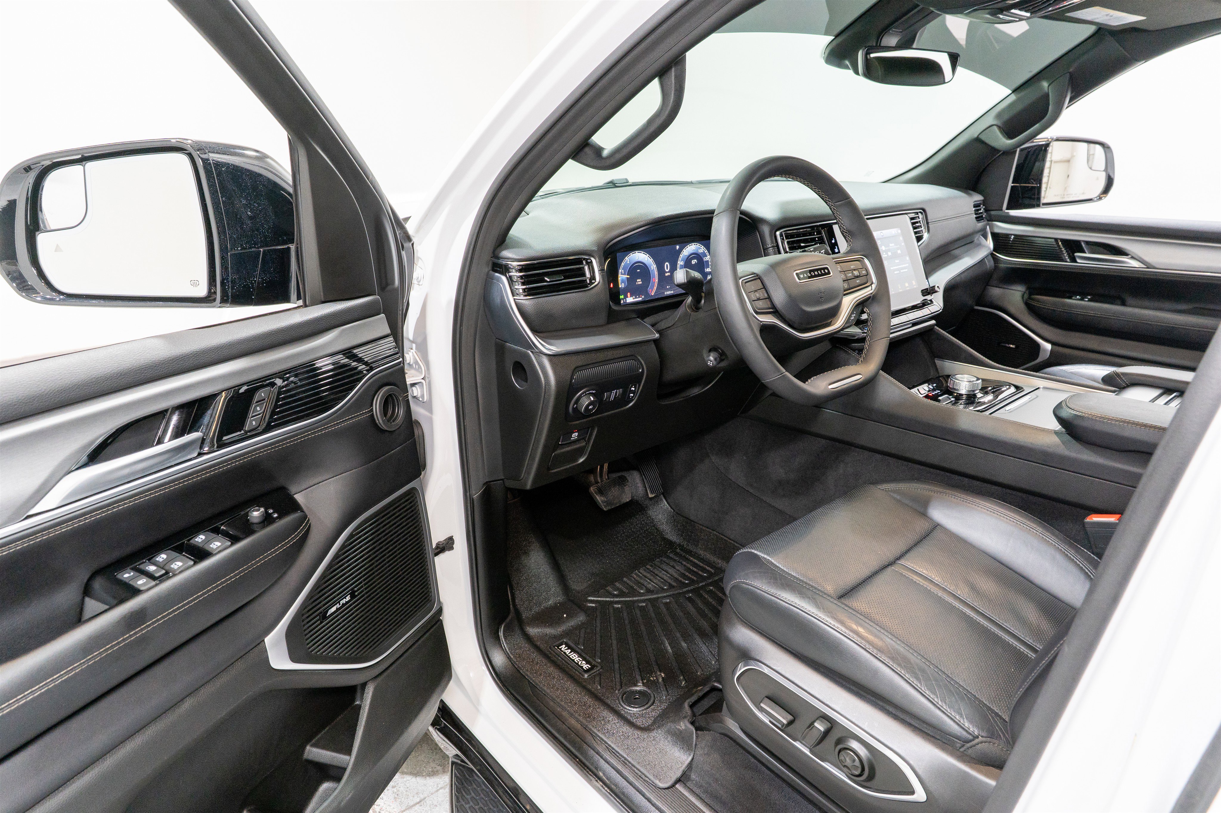 Used 2024 Jeep Wagoneer Series II AWD/4WD image 12