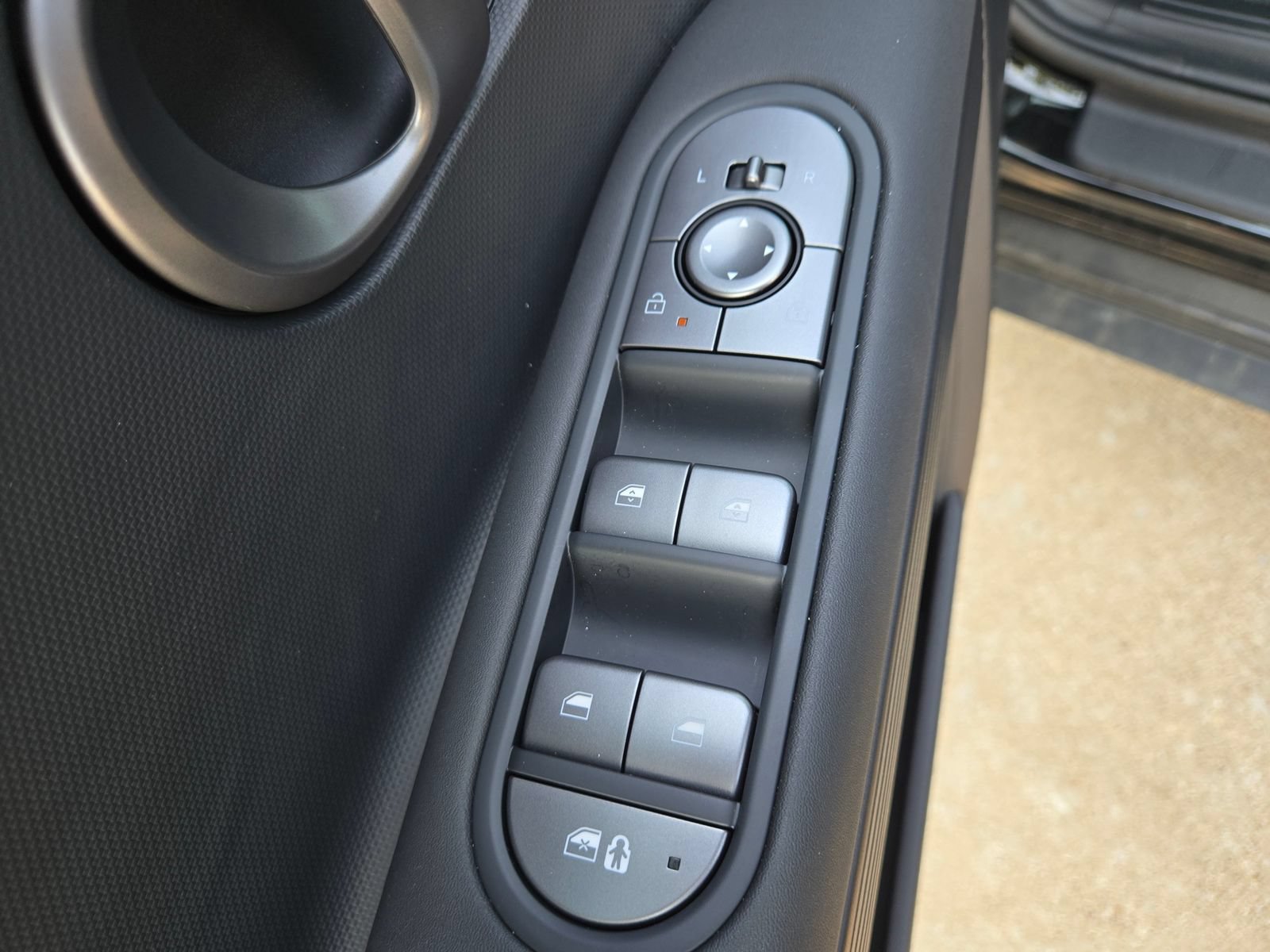 New 2026 Hyundai Ioniq 5 SEL RWD image 19