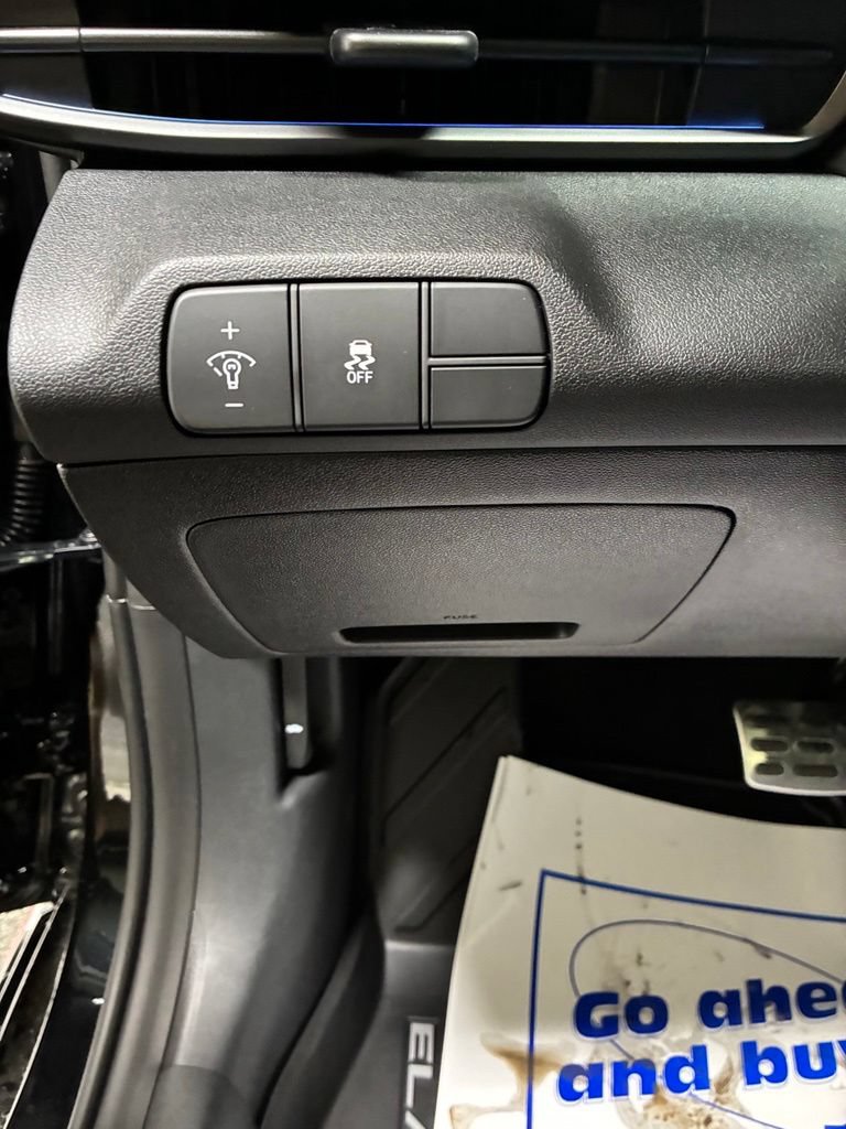 New 2026 Hyundai Elantra N FWD image 12