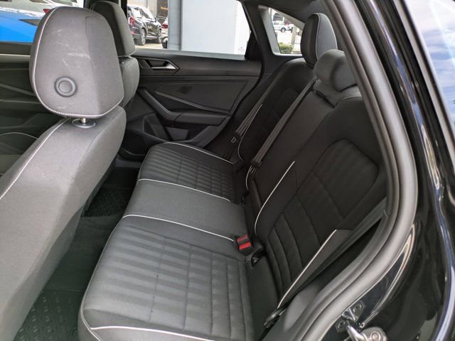 Used 2024 Volkswagen Jetta Sport image 17