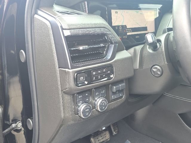 Used 2025 GMC Yukon AT4 Ultimate AWD/4WD image 18