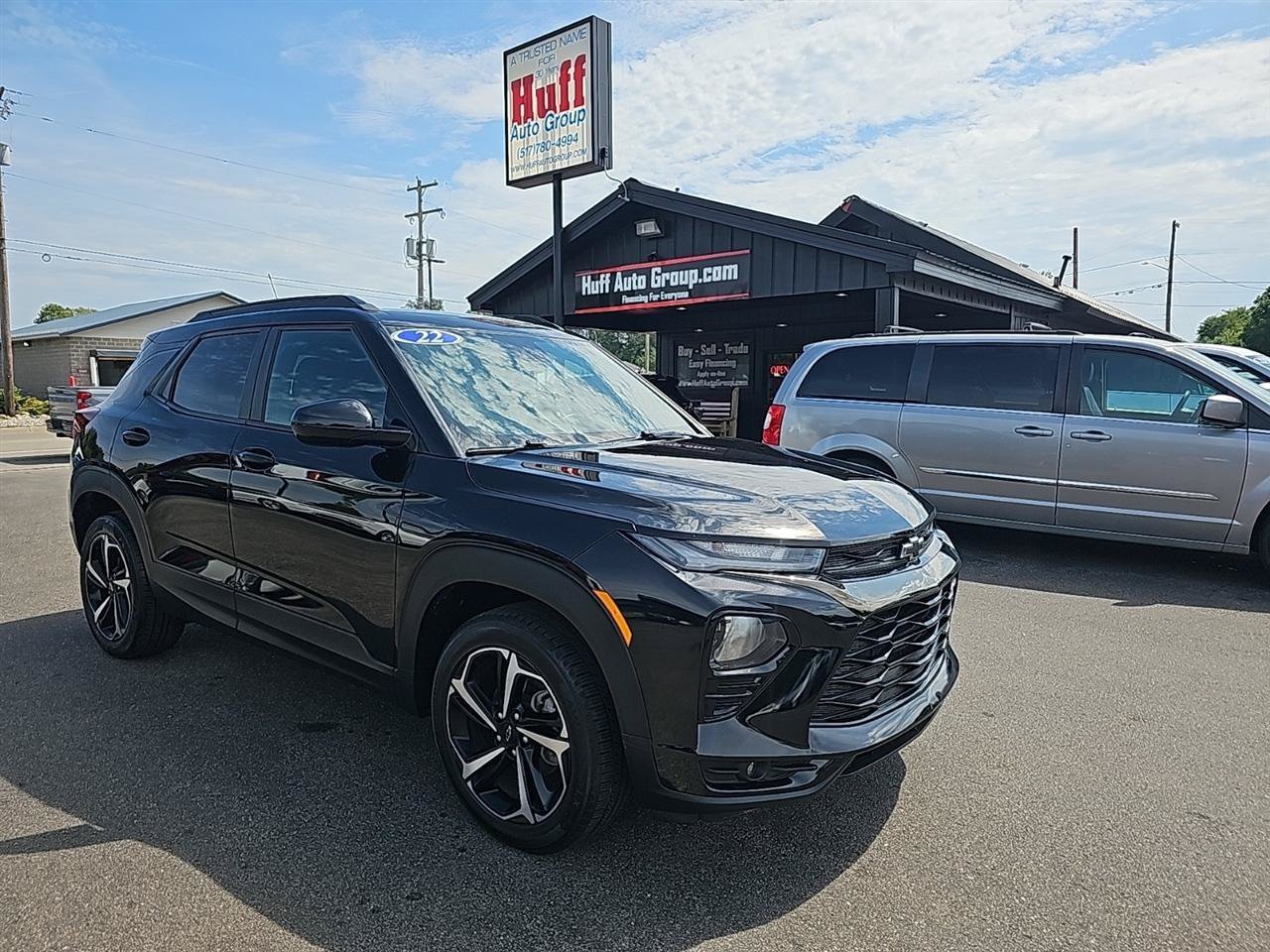 Used 2022 Chevrolet TrailBlazer RS FWD image 1