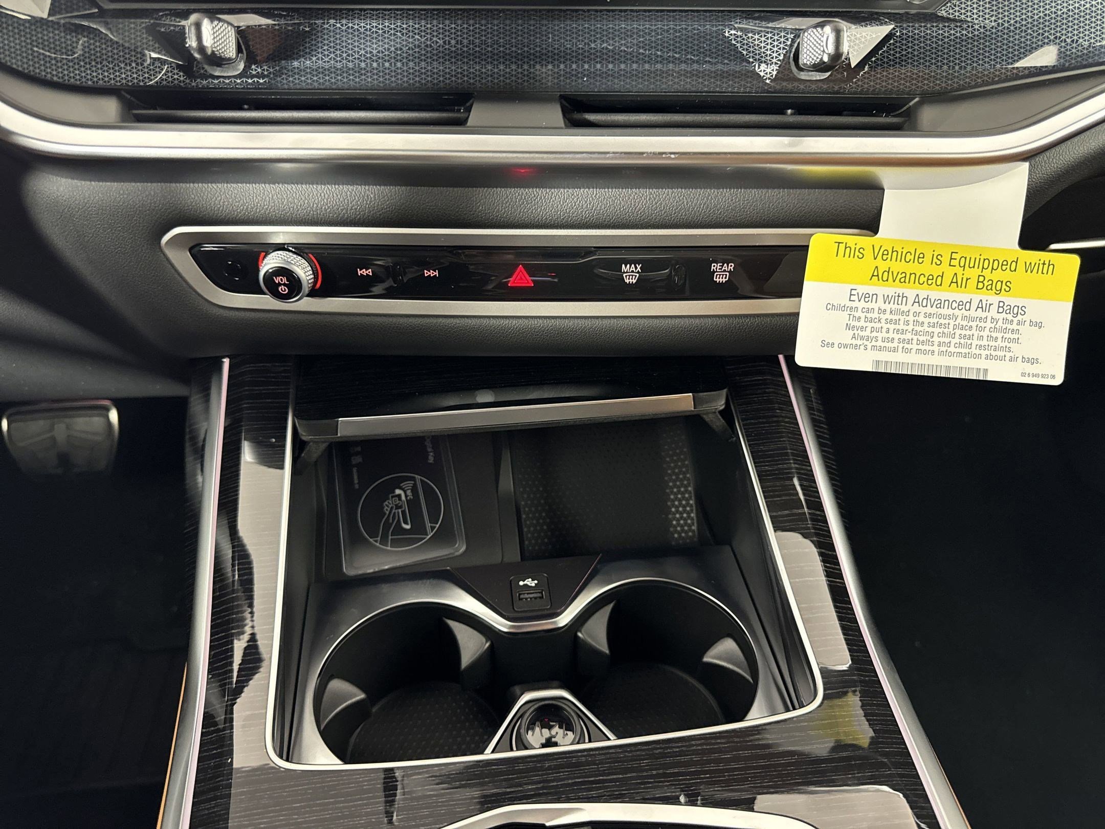 Used 2026 BMW X7 xDrive40i w/ M Sport Package image 26