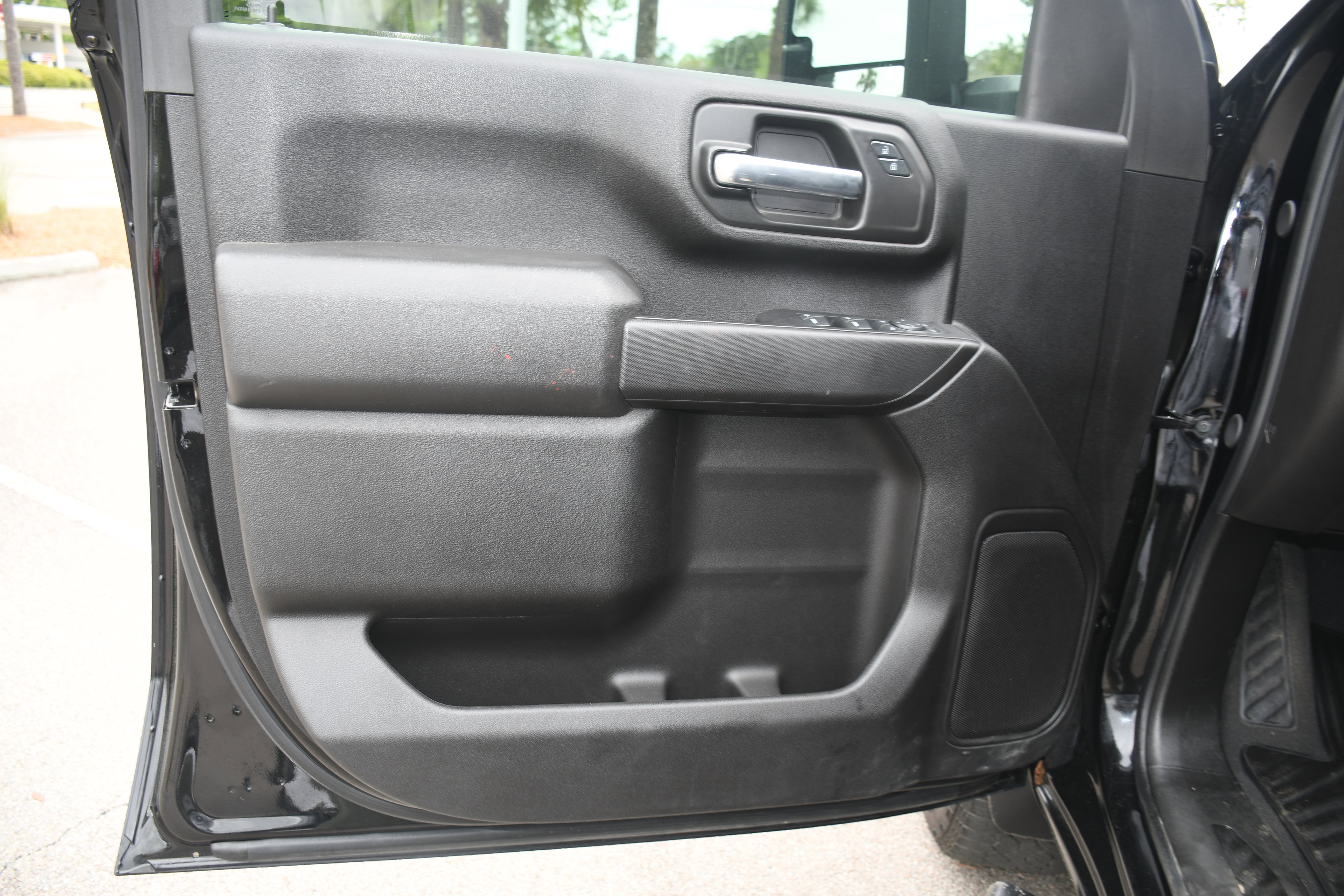 Used 2024 Chevrolet Silverado 2500 Custom w/ Custom Value Package image 9