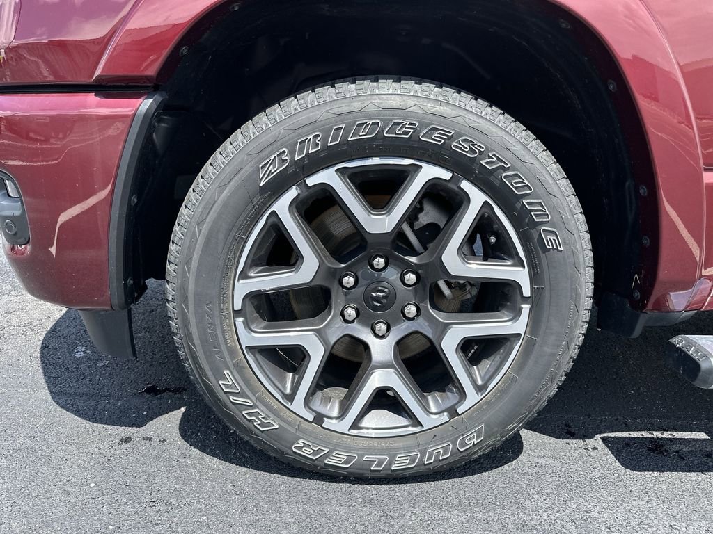 Used 2025 RAM 1500 Laramie w/ Sport Appearance Package AWD/4WD image 16