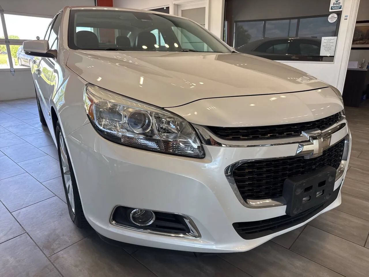 Used 2015 Chevrolet Malibu LT w/ Leather Package FWD image 1