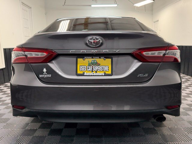 Used 2018 Toyota Camry XLE FWD image 5