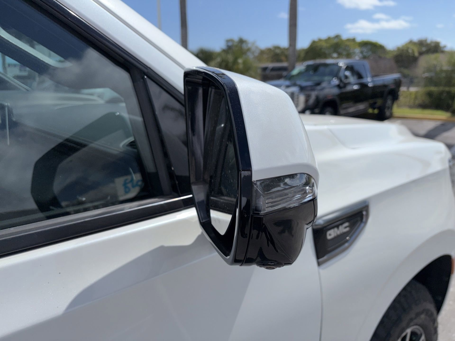 Used 2021 GMC Yukon AT4 w/ AT4 Premium Package image 11