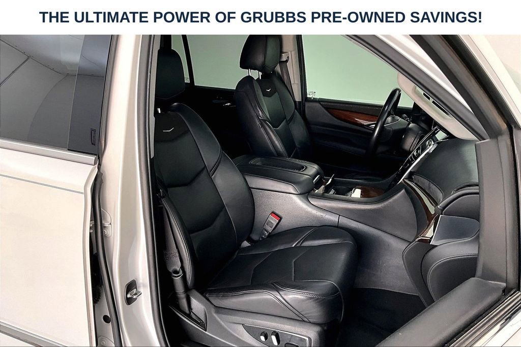 Used 2018 Cadillac Escalade Luxury AWD/4WD image 11