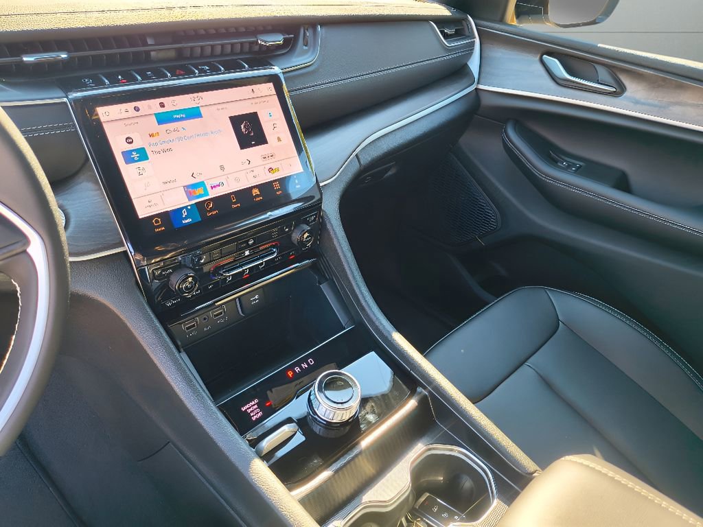 New 2025 Jeep Grand Cherokee Limited w/ Trailer Tow Package image 21