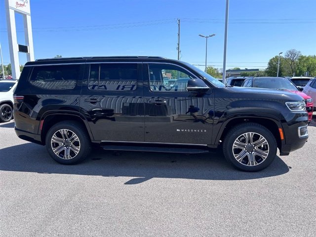 Used 2024 Jeep Wagoneer 4WD w/ Premium Group I image 4