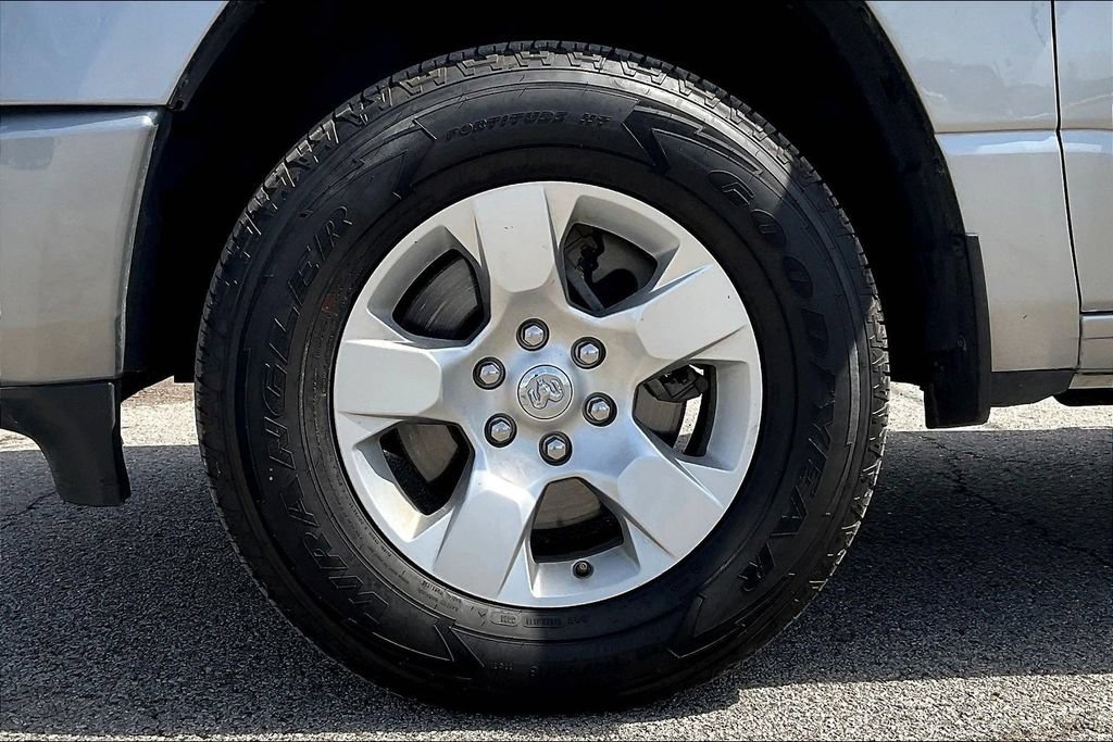 Used 2020 RAM 1500 Big Horn AWD/4WD image 30