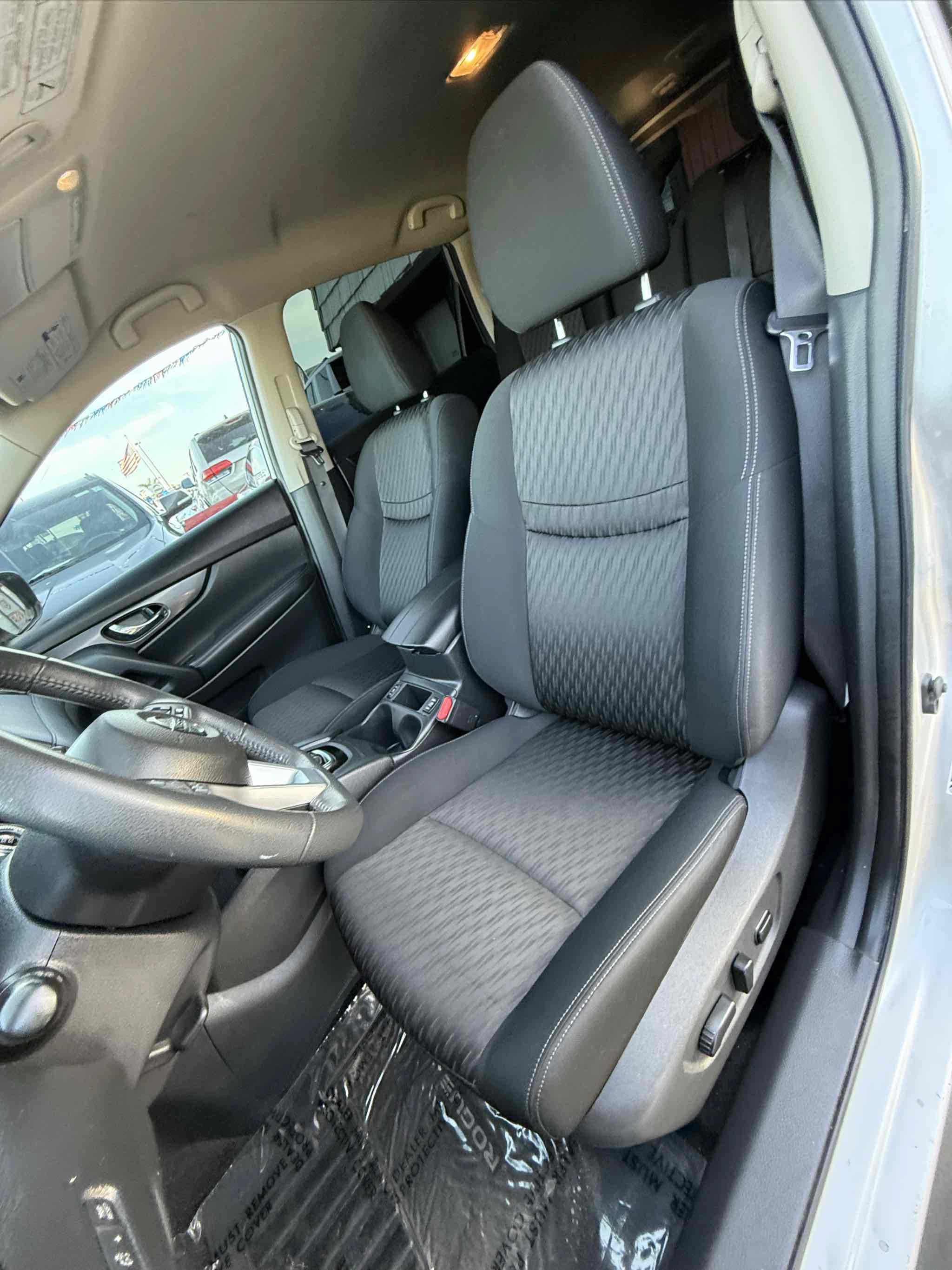 Used 2017 Nissan Rogue SV FWD image 96