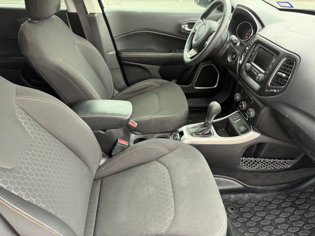 Used 2018 Jeep Compass Sport FWD image 16