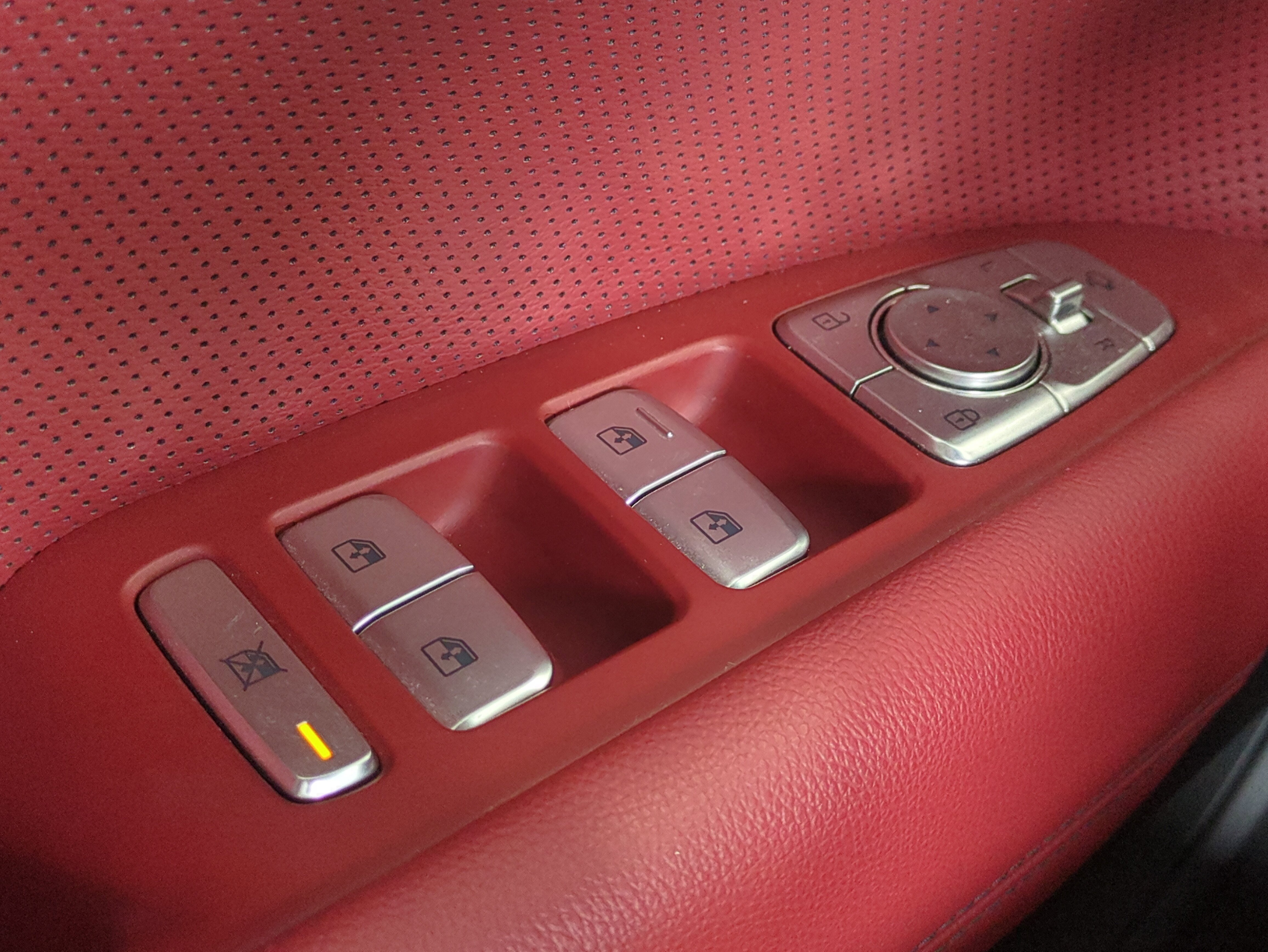 Used 2023 Genesis G70 2.0T w/ Sport Prestige Package image 25