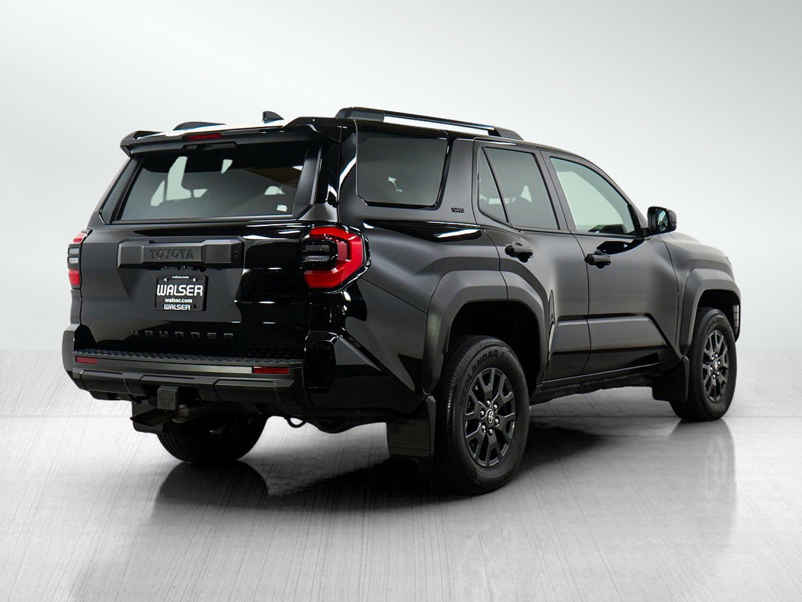 Used 2025 Toyota 4Runner SR5 AWD/4WD image 5