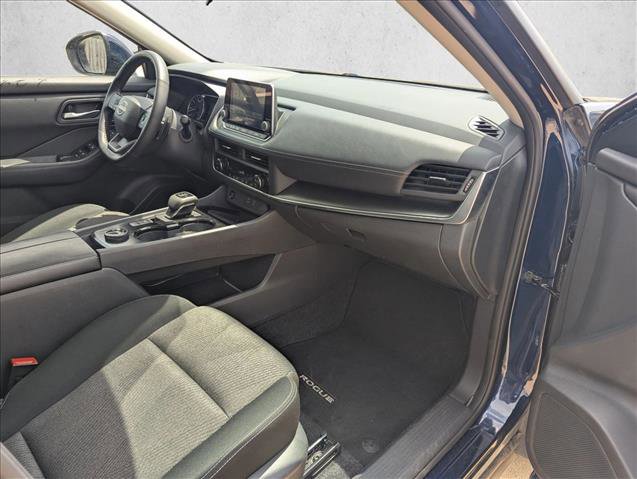 Used 2025 Nissan Rogue SV image 15