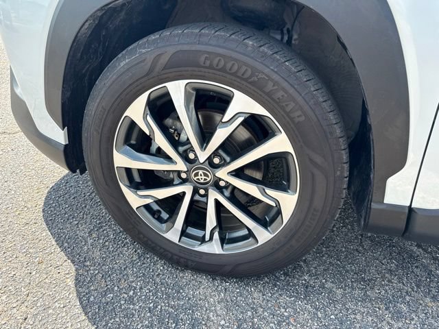 Used 2025 Toyota Corolla Cross XLE FWD image 22