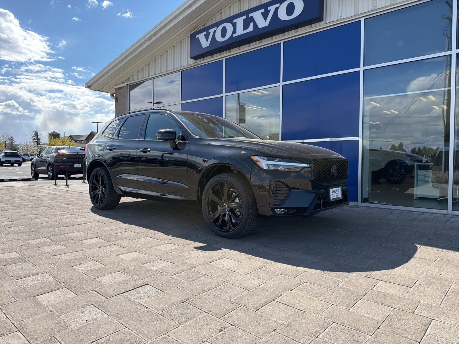 New 2026 Volvo XC60 B5 Ultra w/ Protection Package Premier