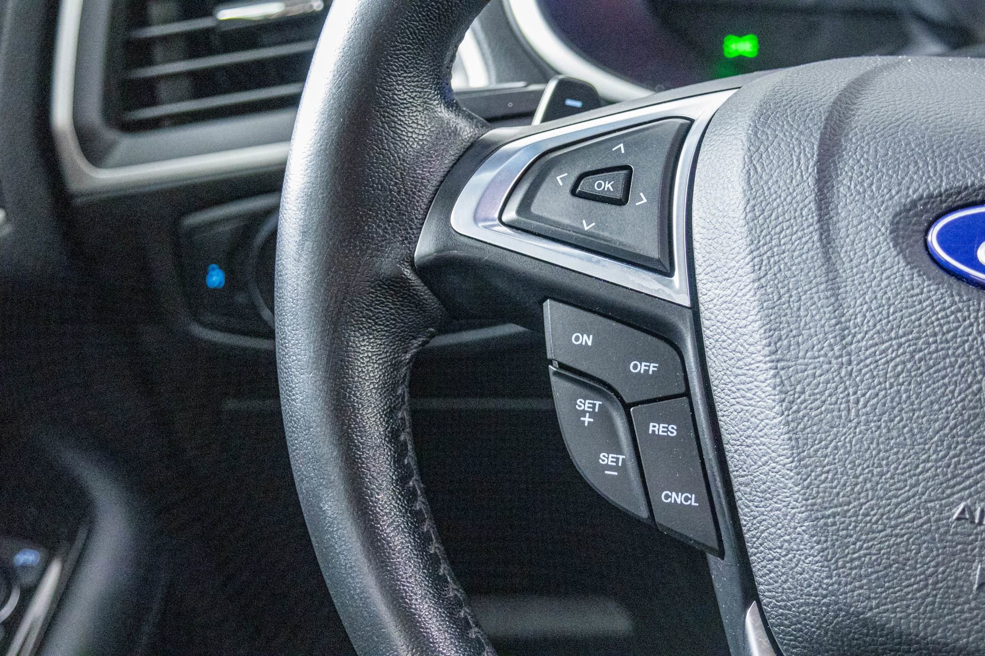 Used 2018 Ford Edge SEL w/ Equipment Group 201A image 29