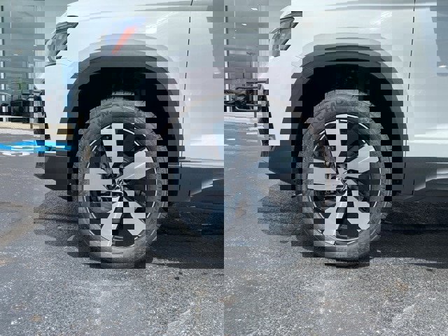 New 2025 Volkswagen Taos S image 20