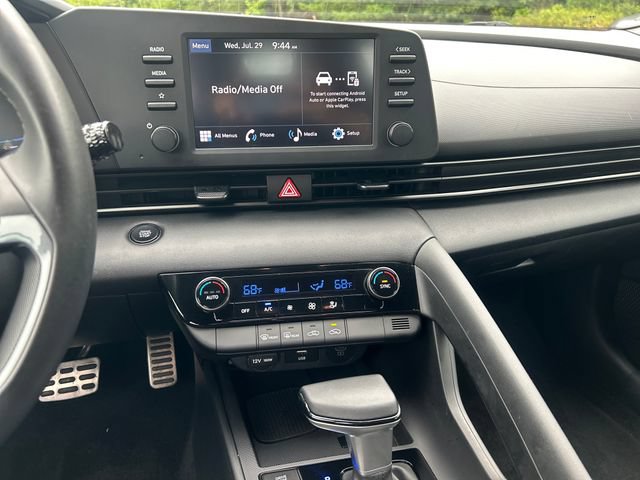 Certified 2025 Hyundai Elantra Sport FWD image 19