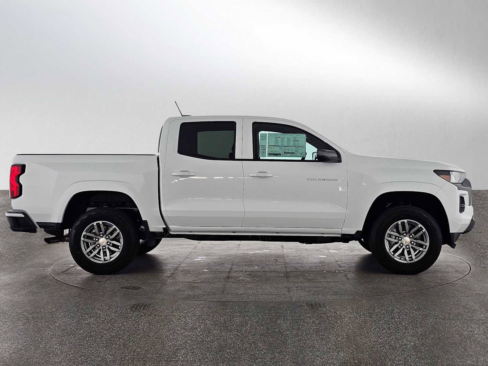 New 2026 Chevrolet Colorado LT image 2