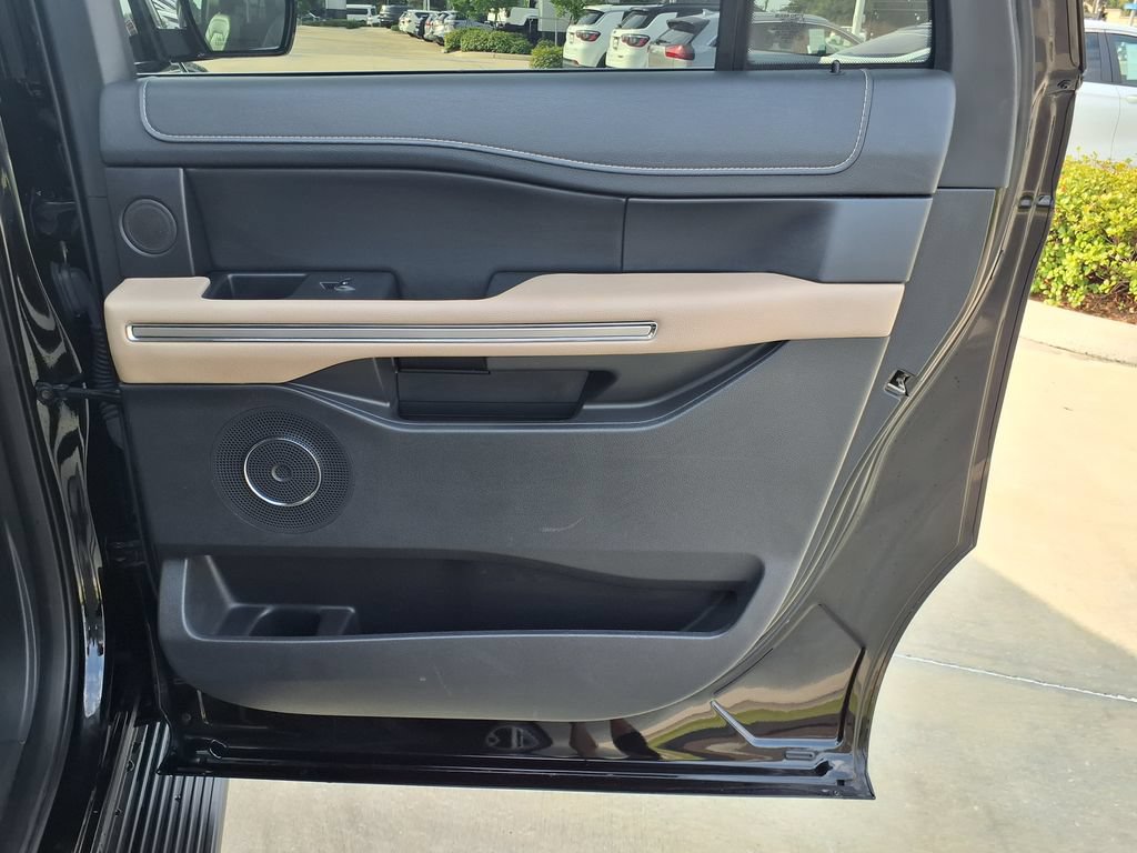 Used 2024 Ford Expedition Max Limited RWD image 23