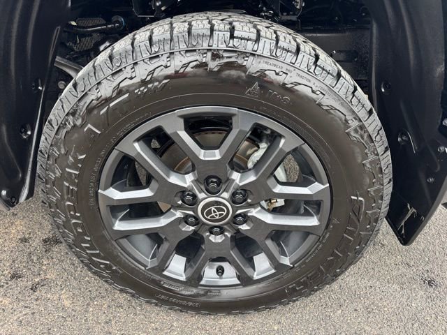 Used 2024 Toyota Tundra Platinum image 11