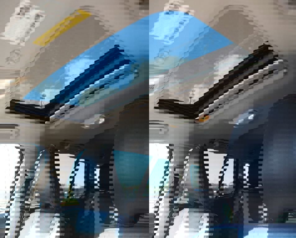 Used 2017 Volvo V60 T5 Cross Country w/ Convenience Package image 6