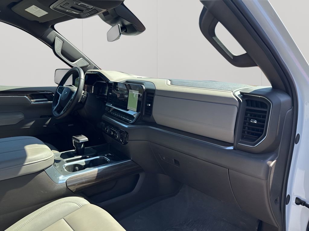 Used 2025 Chevrolet Silverado 1500 LT Trail Boss w/ Convenience Package II image 14