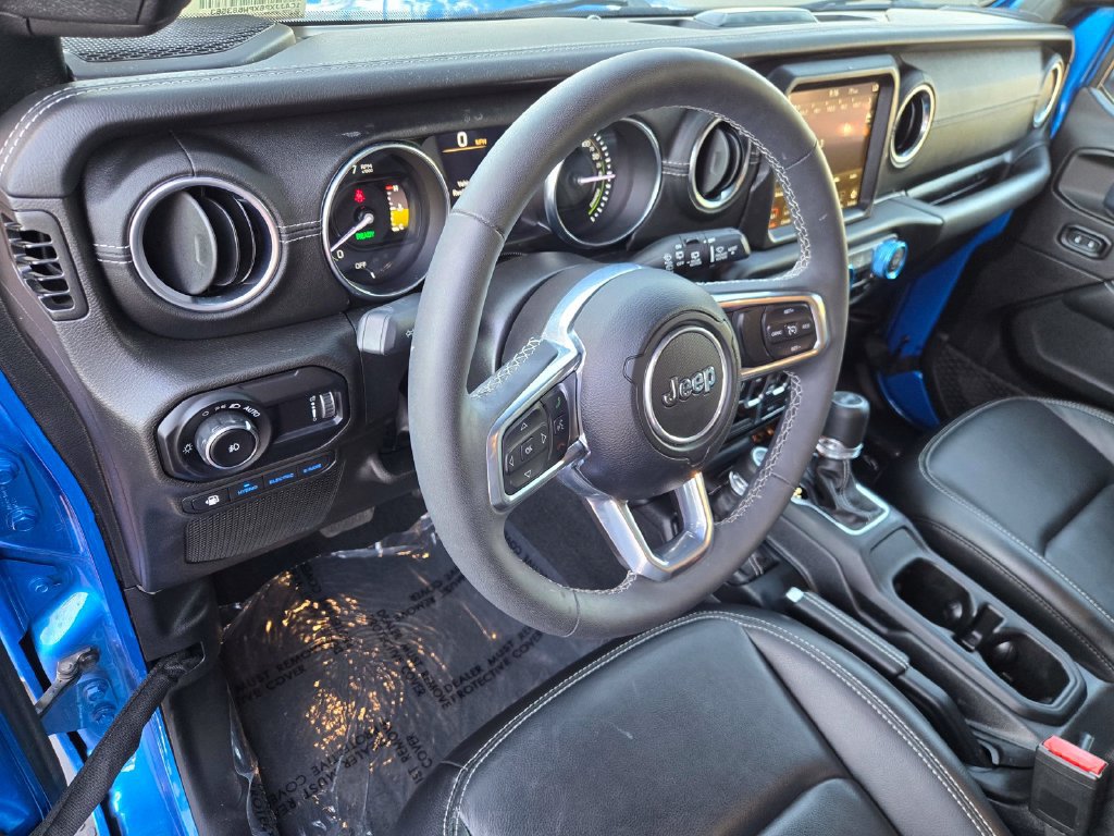 Used 2023 Jeep Wrangler Unlimited Sahara w/ Dual Top Group AWD/4WD image 16