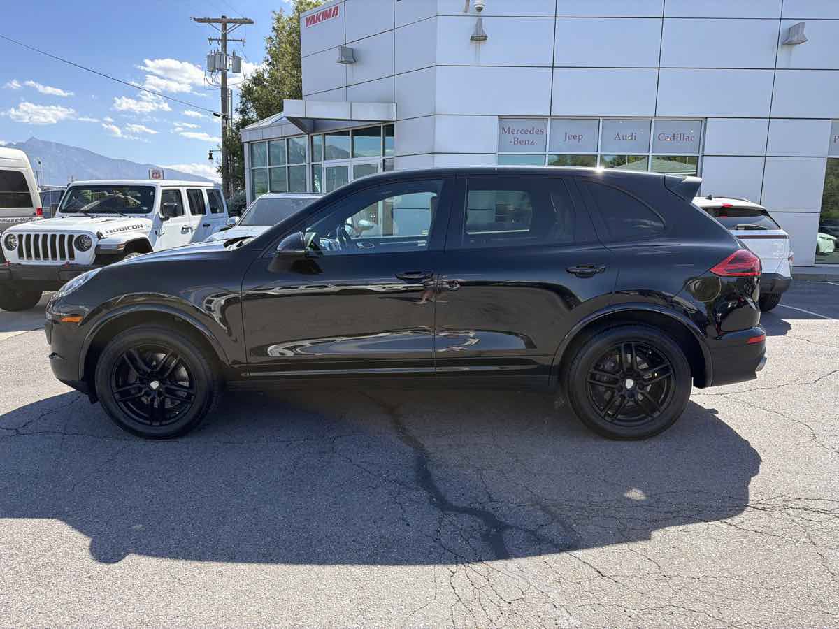 Used 2018 Porsche Cayenne Platinum Edition AWD/4WD image 2