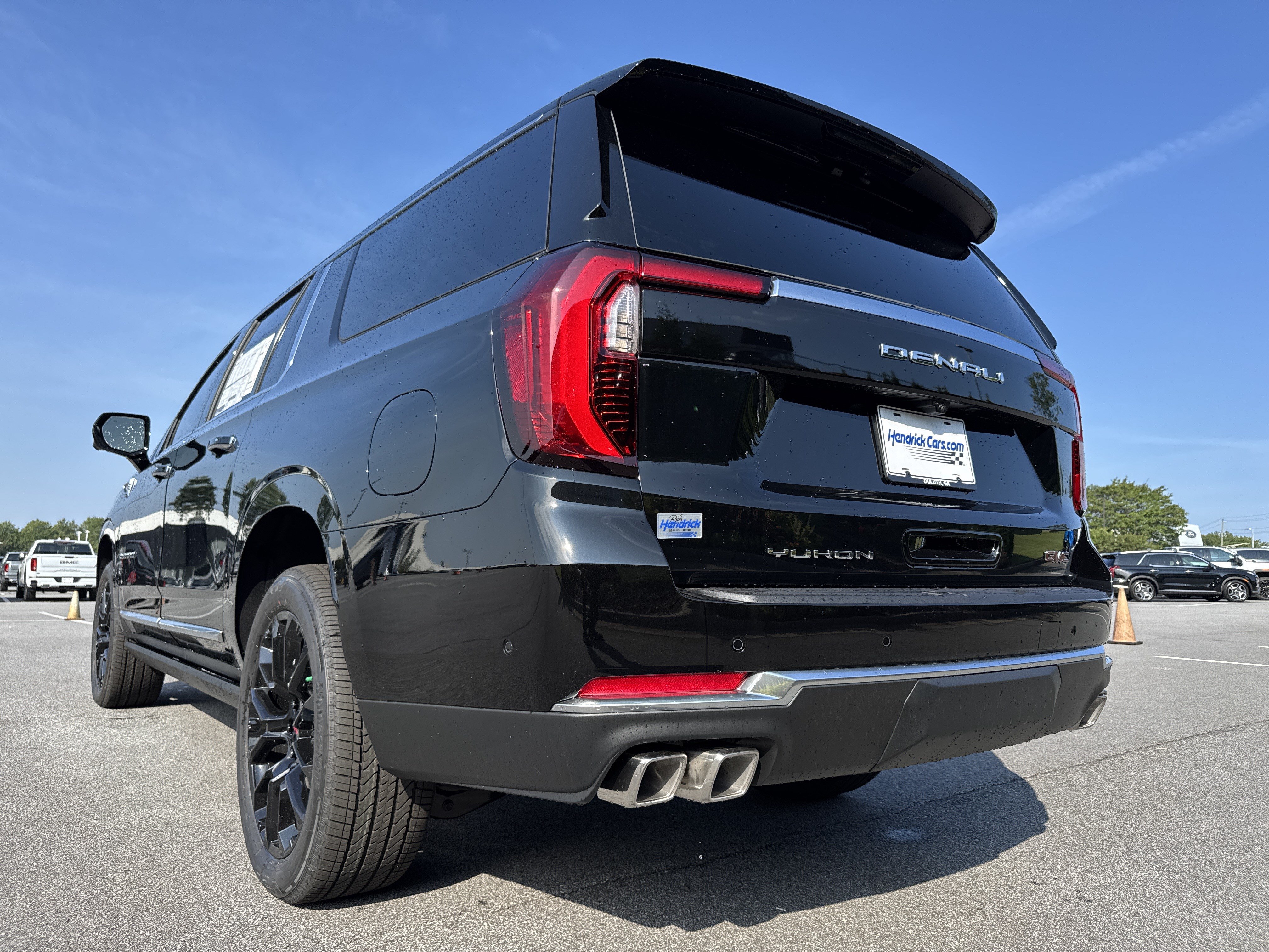 New 2026 GMC Yukon XL Denali w/ Sun & Power Step Package AWD/4WD image 8