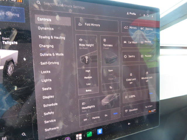 Used 2024 Tesla Cybertruck AWD Crew Cab image 17