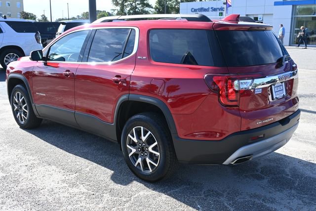 Used 2023 GMC Acadia SLE w/ Driver Convenience Package image 3