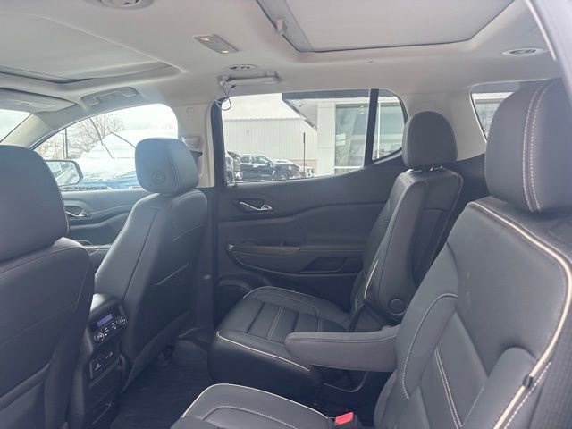 Used 2023 GMC Acadia Denali w/ Denali Ultimate Package image 9