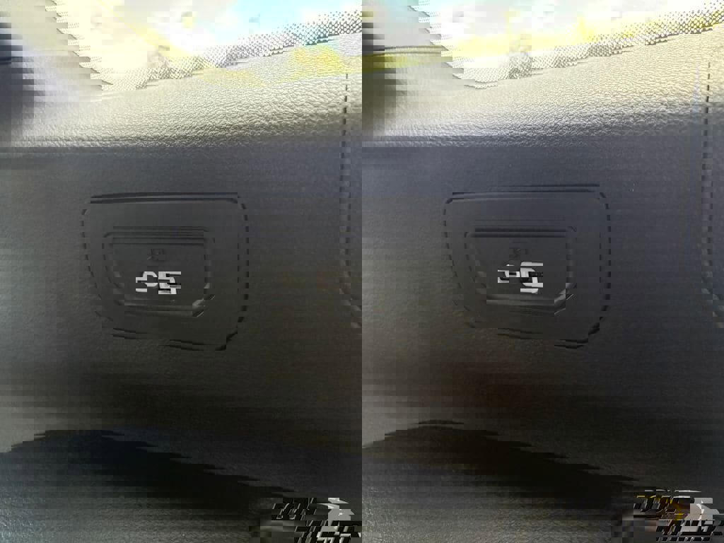 New 2025 Jeep Grand Cherokee L Laredo image 25